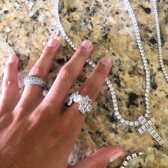 ENTIRE JEWELRY COLLECTION - Picture 5 of 5